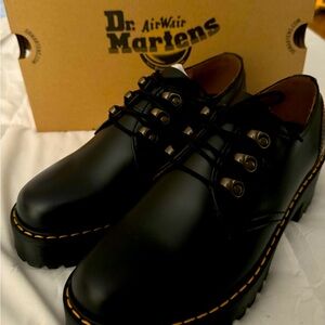 Brand New Dr Martens Leona Lug Sole Platform Derby (Women)